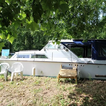 Nuit à Quai Sur Notre Vedette! Bateau-hôtel