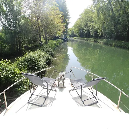 Nuit A Quai Sur Notre Vedette! Chauffee ! * Meilhan-sur-Garonne