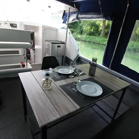 Nuit A Quai Sur Notre Vedette! Chauffee ! Botel *